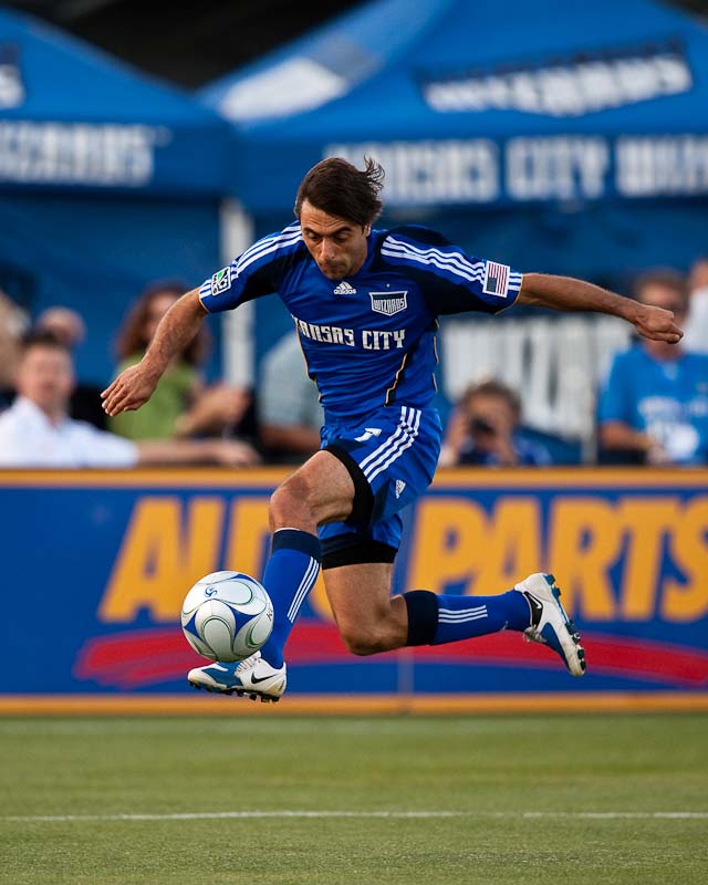 20090606_MLS_Soccer_Crew_Wizards_Claudio_Lopez