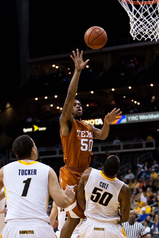 20091123_NCAA_Basketball_Iowa_Texas_Varez_Ward