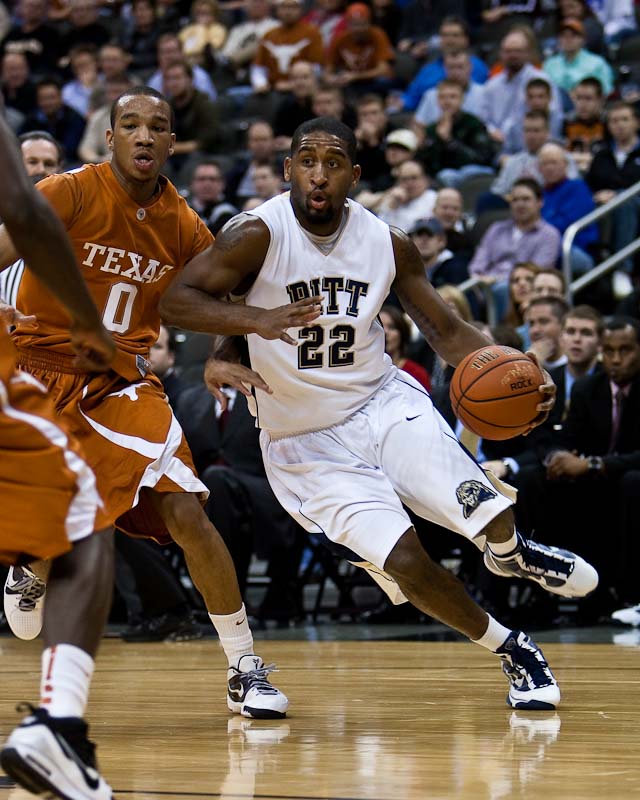 20091124_NCAA_Basketball_Pittsburgh_Texas_Brad_Wanamaker