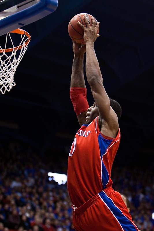 20091202_NCAA_Basketball_Alcorn_State_Kansas_Thomas_Robinson