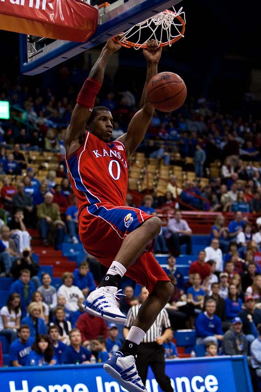 20091202_NCAA_Basketball_Alcorn_State_Kansas_Thomas_Robinson_2