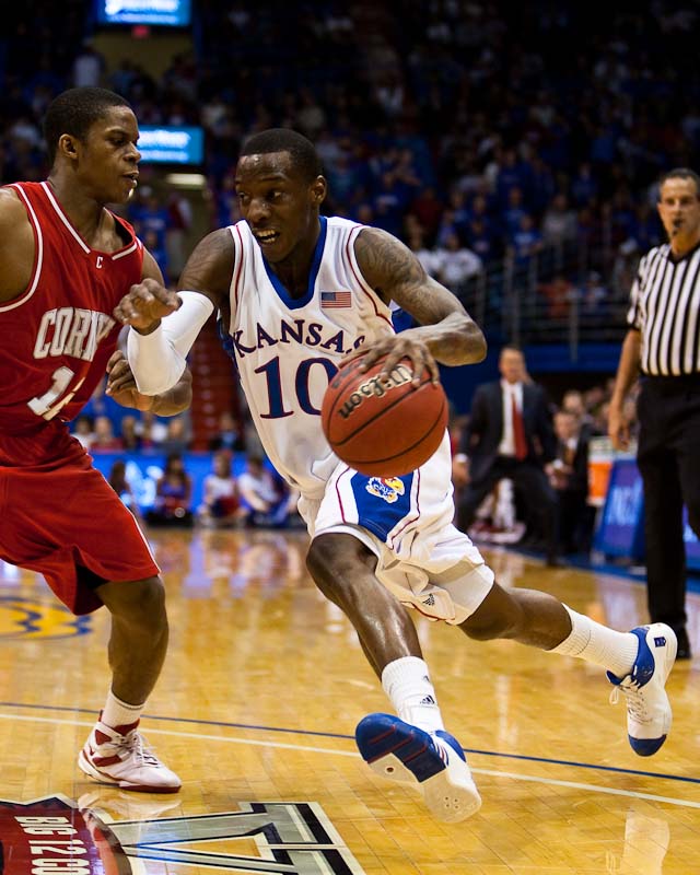 20100106_NCAA_Basketball_Cornell_Kansas_Tyshawn_Taylor