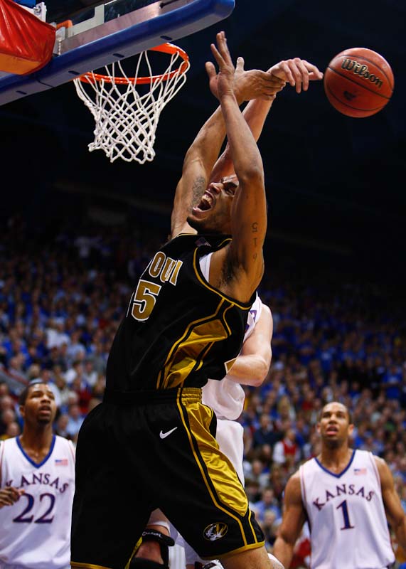 20100125_NCAA_Basketball_Missouri_Kansas_Keith_Ramsey