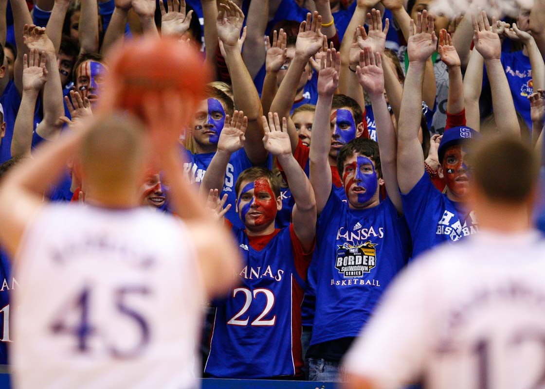 20100125_NCAA_Basketball_Missouri_Kansas_student_fans