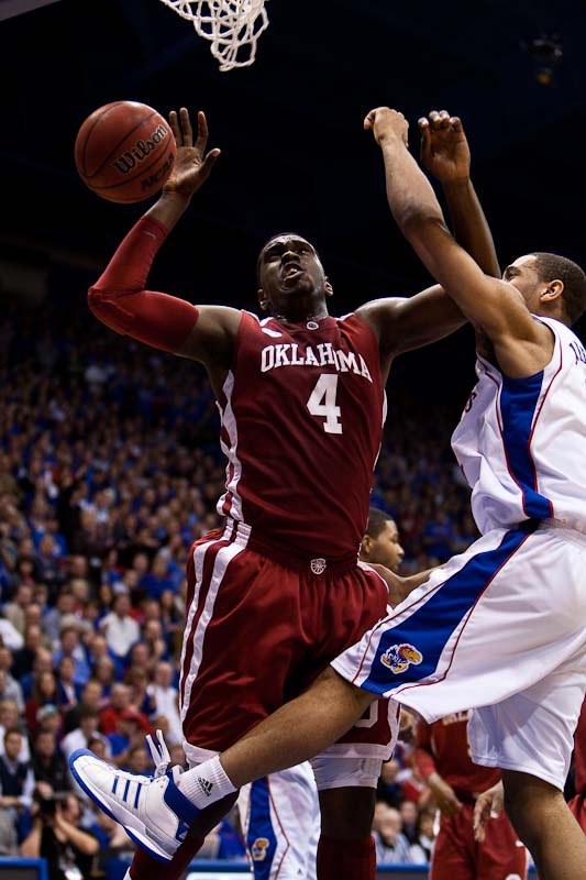20100222_NCAA_Basketball_Oklahoma_Kansas_Andrew_Fitzgerald